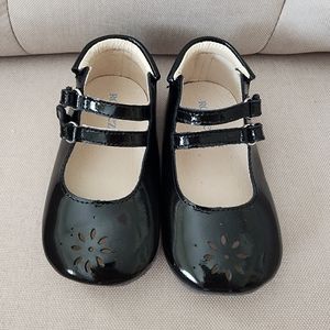 Robeez Mary Janes Size 12-18 Months